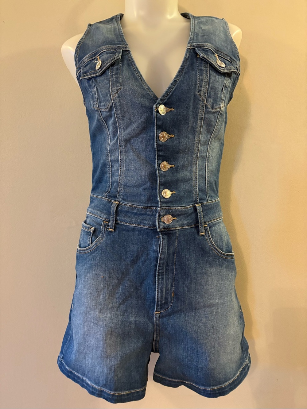 GUESS Medium Blue Denim Short Overalls Romper, Sz M, fit small.